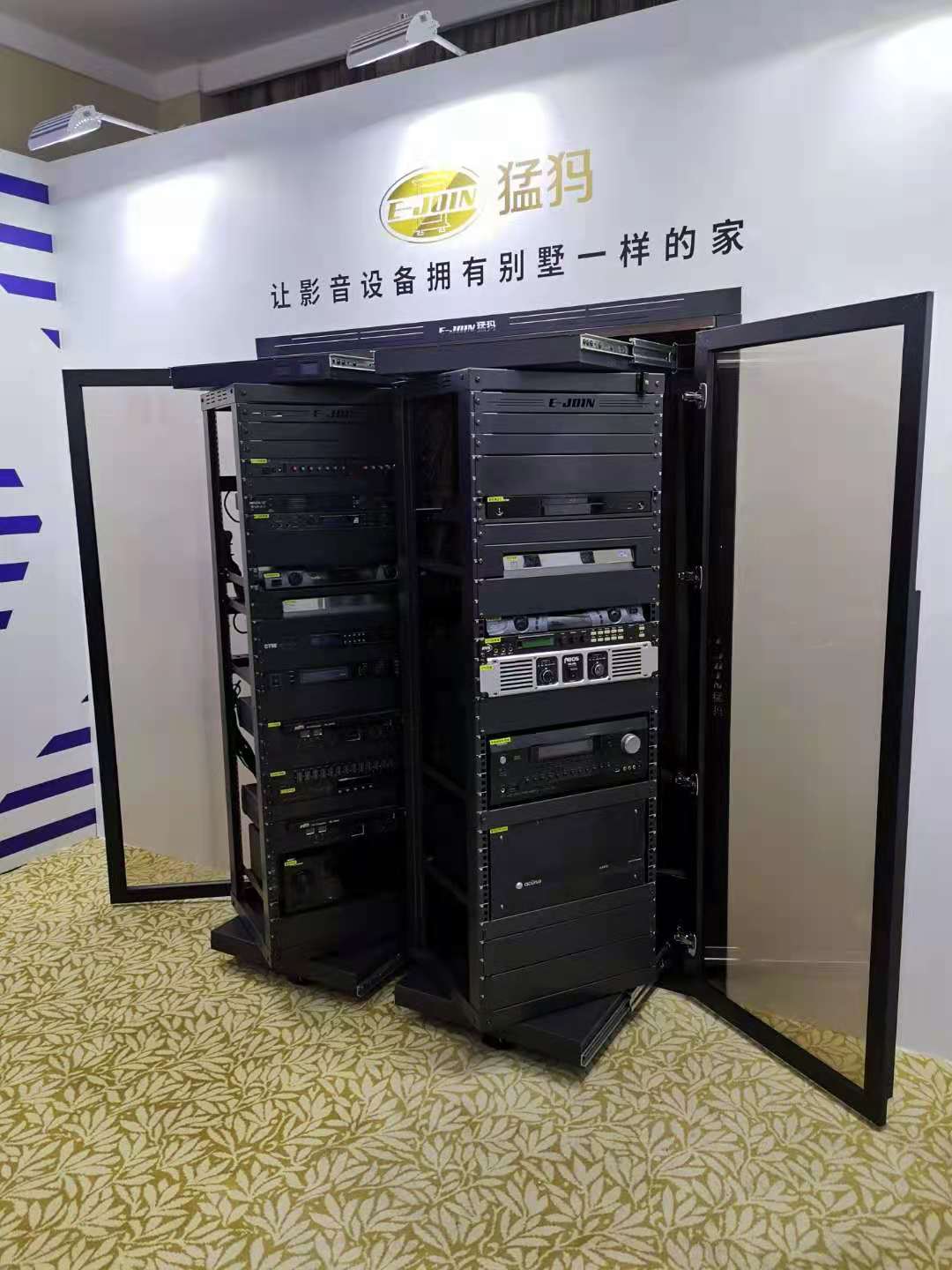 疫情下的广州国际唱片展,没来的朋友,欢迎关注公众号内容! 疫情下的广州国际唱片展,没来的朋友,欢迎关注公众号内容!