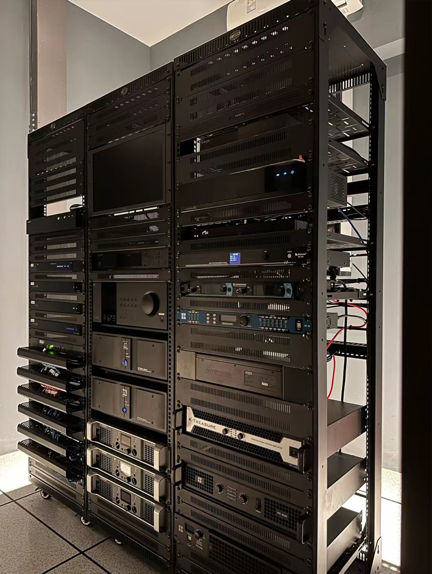 E-JOIN S3 Series professional equipment room